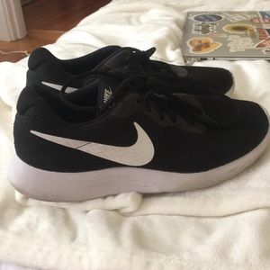 Nike women’s sneakers